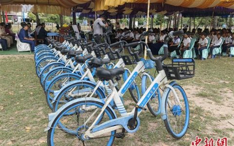 配资论坛 中国“爱心自行车”助力柬埔寨乡村儿童求学之路