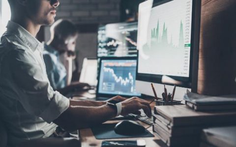 线上股票配资配资平台中为什么要有风控人员？