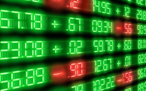 牛弘配资股市下跌时，股票配资者应该怎么办？