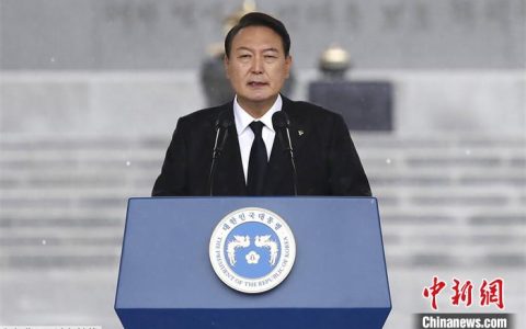 十大配资平台 民调：韩国总统尹锡悦支持率降至32% 差评率升至60%
