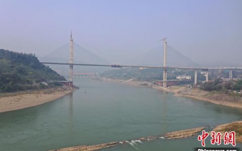简配资 渝武高速公路复线草街嘉陵江特大桥合龙