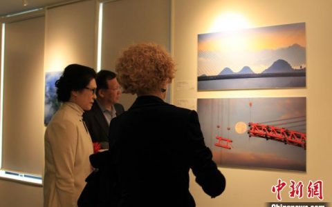 牛弘配资 贵州桥梁绘画与摄影联展首次走进日本