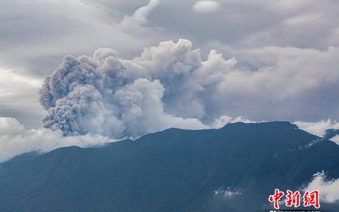 正规配资网站 印尼马拉皮火山喷发烟雾冲天！已致11人遇难