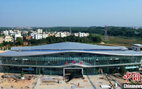 太原股票配资 湛江机场高速一期工程主线路面工程完工 将于年底通车