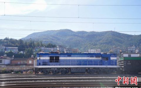 线上股票配资 云南丽香铁路每日开行货物列车2列 货运突破8000吨