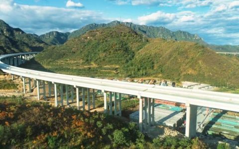 东莞股票配资 承平高速控制性工程—南火道特长隧道双洞贯通