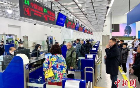 上海股票配资 首艘国产大型邮轮“爱达·魔都号”首航 上海边检机关靠前保障